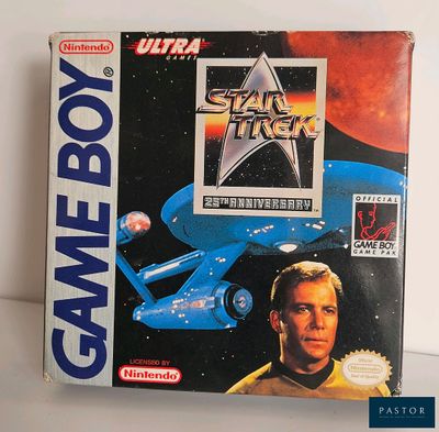 une image représentant une boîte de jeu sur laquelle figure un vaisseau de Star Trek