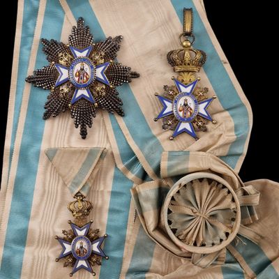 un gros plan sur un tissu rayé bleu et blanc orné d'une étoile
