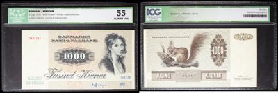 trois types différents de billets de banque exposés dans une vitrine