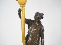 Paire de candélabres en forme de jeunes femmes à l'antique N… (photo 3)