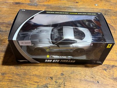 MODELE REDUIT 599GTB ELITE - Photo 1