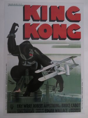 Affiche du film « King Kong » représentant un gorille et un avion