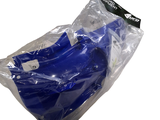 un sachet de gants en plastique bleus sur fond blanc