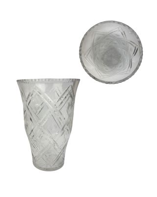 Grand vase en verre taillé (Eclat au col)