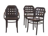 trois chaises noires dont le dossier est troué