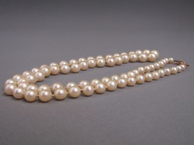 Collier de perles de culture en chute, fermoir et chaînette de sécurit - Photo 1