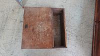 Une table basse de style scandinave (accidents) (photo 2)