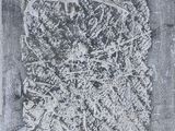 une image représentant une photo en noir et blanc d'une œuvre d'art