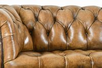 CANAPE trois places en cuir fauve capitonné style chesterfie… (photo 5)