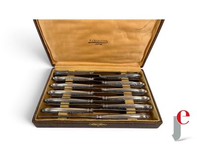 an image of a box with six different pens in it