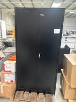 Lot de 2 armoire en fer, dimensions : 90x40x180 cm, en l'éta…
