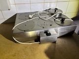 an image of a machine that is sitting on the floor