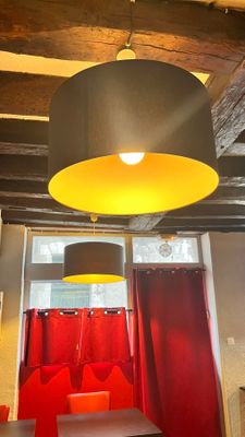 10 luminaires suspensions (2 modèles différents) les grands …