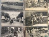 plusieurs vieilles photos en noir et blanc représentant des personnes et des chevaux dans une ville