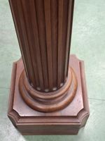 Colonne sellette en noyer,e fût à décor de cannelure, le pla… (photo 5)