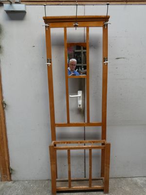quelqu'un est en train de se prendre en photo dans le miroir de l'arrière-arrière-arrière-arrière-arrière-arrière-arrière-arrière-grand-père de son grand-père