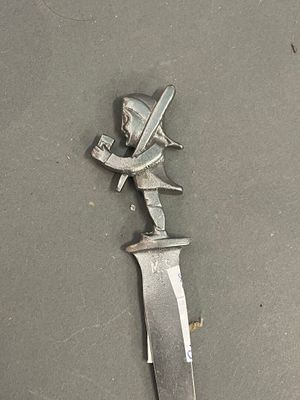 Coupe papier à décor d'un guignol - Photo 1