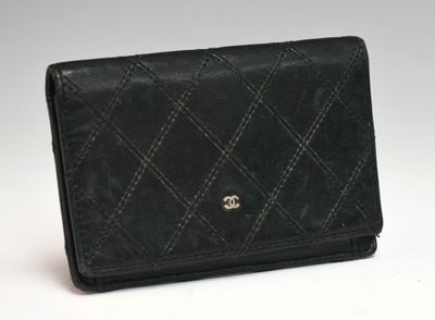 chanel black quilted leather wallet with gold hardware