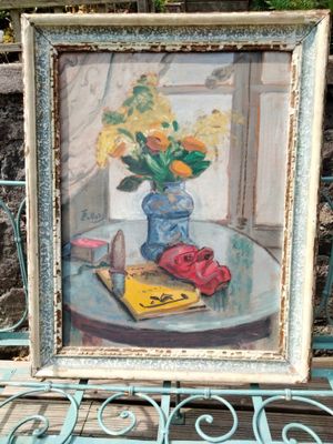 une peinture de fleurs dans un vase sur une table