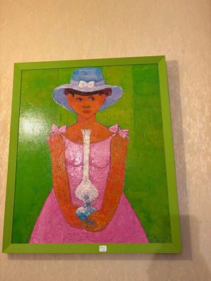 un tableau représentant une femme vêtue d'une robe rose et d'un chapeau bleu