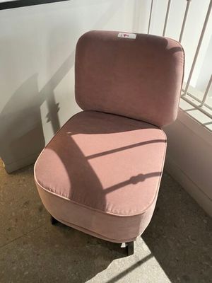 1 Fauteuil fixe LOUNGE. 54 x 62 x 77 cm, revêtement en velou…