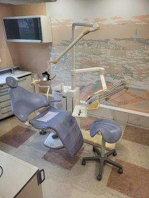 PLANMECA modèle PLANMECA COMPACT fauteuil dentaire comprenan…