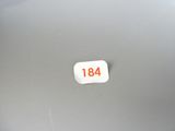 une photo d'une plaque d'immatriculation à l'arrière d'une voiture