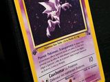gros plan d'une carte pokemon sur une table