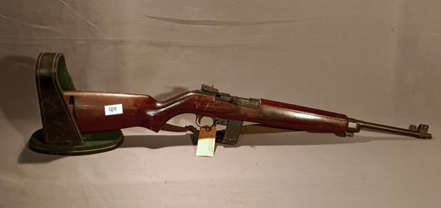 Catégorie B. Carabine semi-automatique ERMA modèle EM1. Calibre 2
