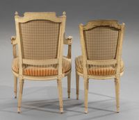 Ensemble de deux fauteuils et quatre chaises en bois laqué g… (photo 2)