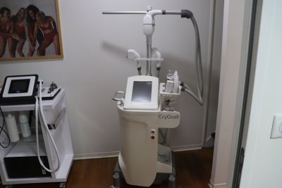 Un appareil anticellulitte de marque CRYOCELL avec accessoires - Photo 1