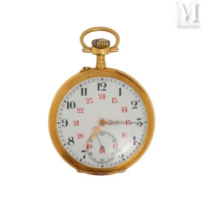 gros plan d'une montre de poche sur fond blanc
