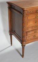 Commode argentier en noyer ouvrant par douze tiroirs. (photo 4)