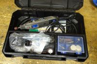 A L'ETUDE : Un kit avec clé à douilles, douilles et tournevi… (photo 5)