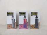 trois couleurs différentes de cigarettes électroniques, rangées dans des boîtes posées sur une table