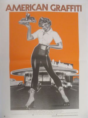 une vieille affiche représentant une femme tenant un plateau devant une station-service