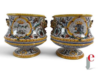 deux vases superposés