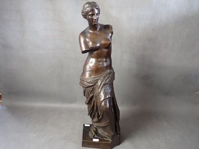 VENUS DE MILO Epreuve en bronze à patine brune, réduction Co…