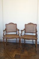 Paire de fauteuils cannés en hêtre finement sculptés à motif… (photo 3)