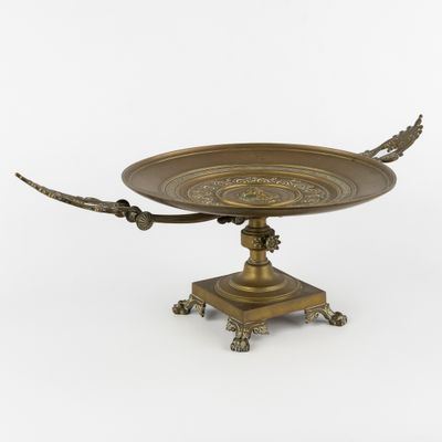 Milieu de table ou tazza en bronze néoclassique, France, XIX…