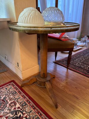 Petite table guéridon d'époque Empire en noyer et placage de noyer rep - Photo 1