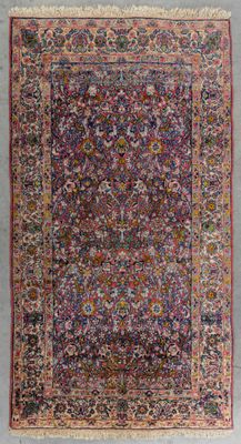 Tapis oriental fait à la main, Kerman (211 x 118 cm).