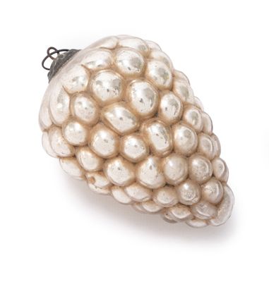 an image of a glass ornament with a bunch of grapes on it