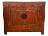 une armoire en bois avec deux tiroirs et une porte