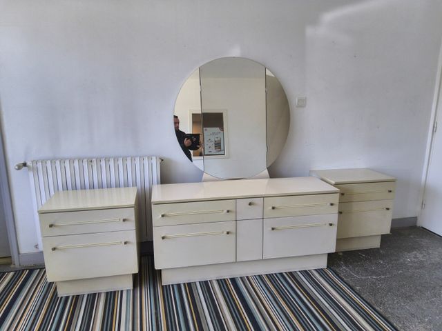 Ensemble de mobilier de chambre ROYAL BOARD GOLDEN comprenant une...