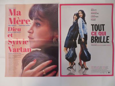 deux affiches de cinéma représentant une femme avec un sac à main et un homme avec un sac à main