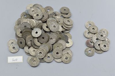 Ensemble de 170 monnaies de 10 centimes Cu.