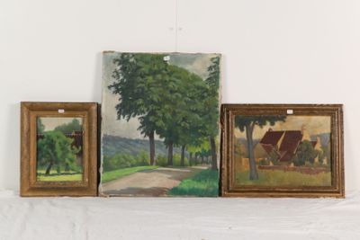 trois tableaux accrochés au mur l'un à côté de l'autre