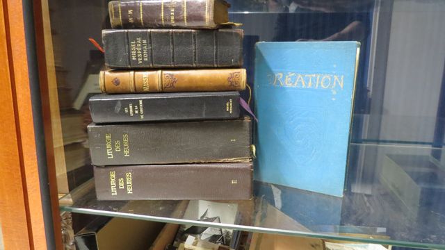 Lot de missels et autres ouvrages religieux