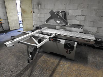 a picture of a machine that is in a building